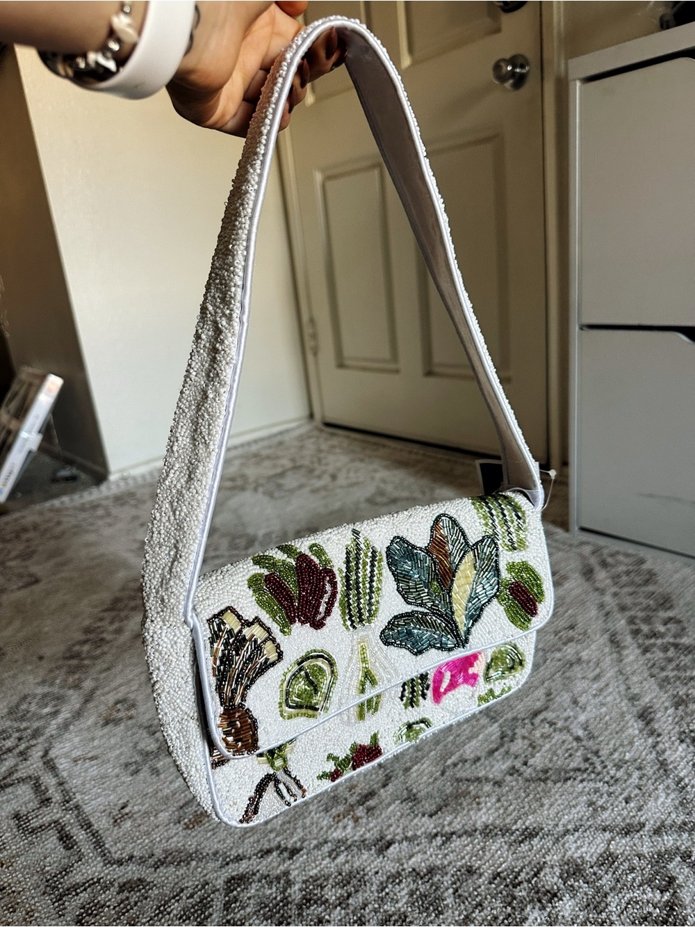 White Beaded Floral Shoulder Bag